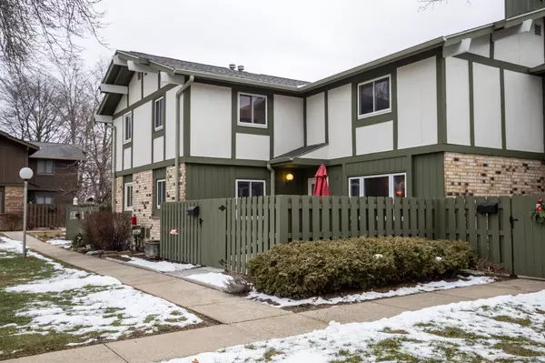 N76W14470 Northpoint Dr, Menomonee Falls, WI 53051