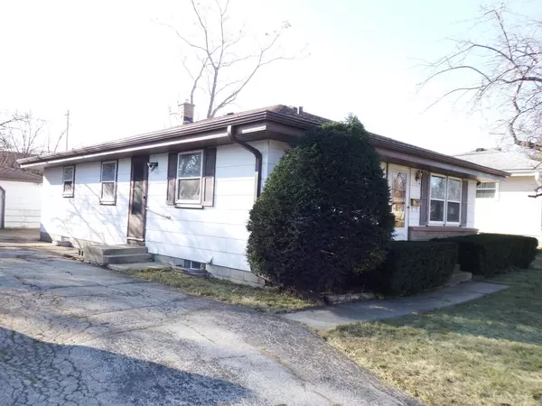 3365 E Henry AVENUE, Cudahy, WI 53110