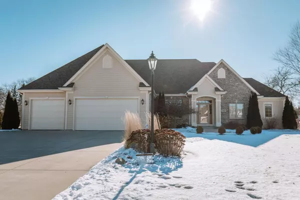 13865 W Jennifer COURT, New Berlin, WI 53151