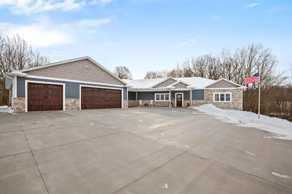 N4950 Buchanan Rd, Hartford, WI 53027