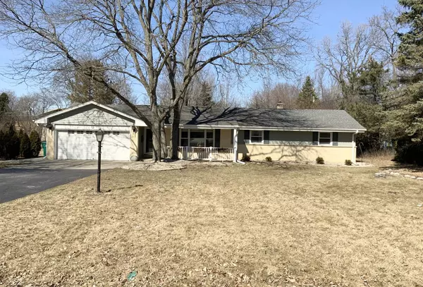 N50W14420 Fairmount Ave, Menomonee Falls, WI 53051