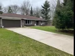 S10W31385 Irwin Ct, Wales, WI 53183