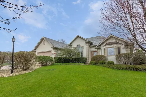 8463 Northview Dr, Pleasant Prairie, WI 53158