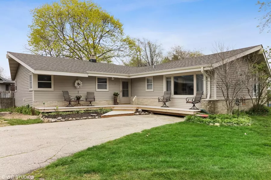 1065 Mobile St, Lake Geneva, WI 53147