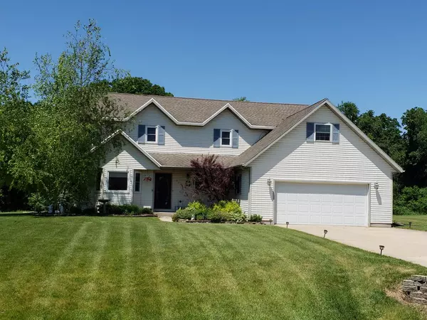 512 Danielson Dr, Darien, WI 53114