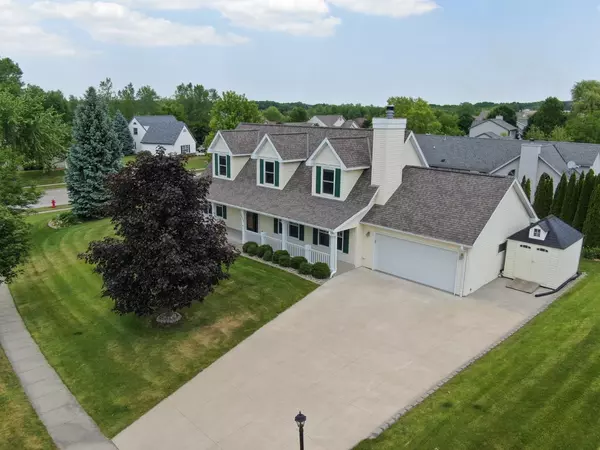 562 Majeskie DRIVE, Pewaukee, WI 53072