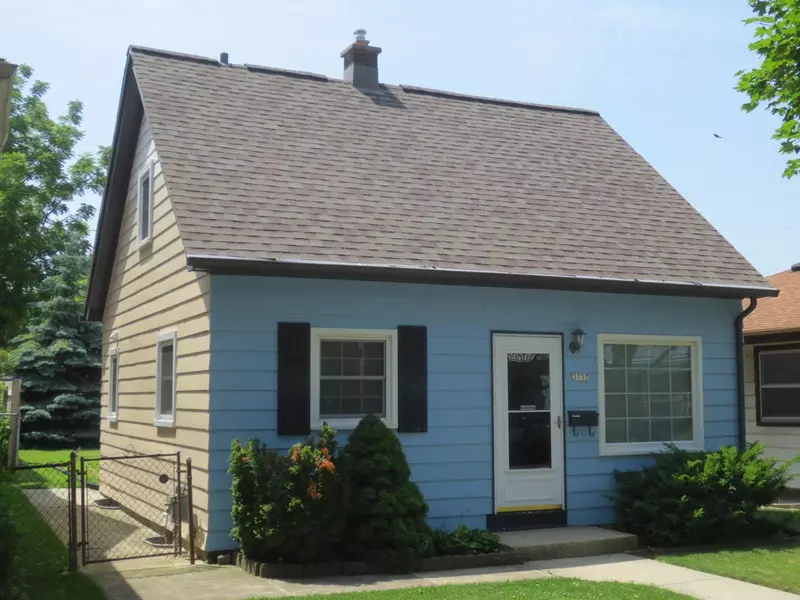 3757 E Edgerton Ave, Cudahy, WI 53110