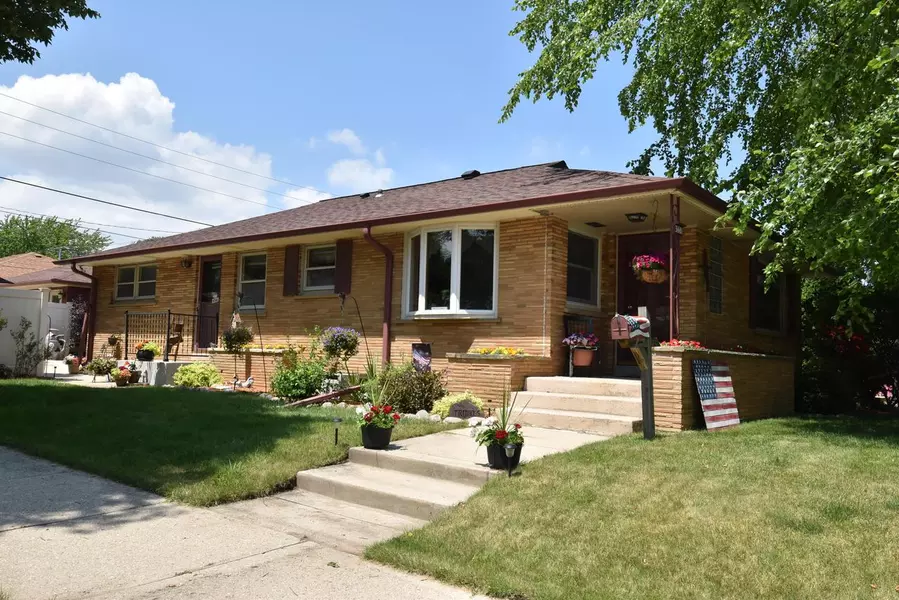 4331 S Packard Ave, Cudahy, WI 53110