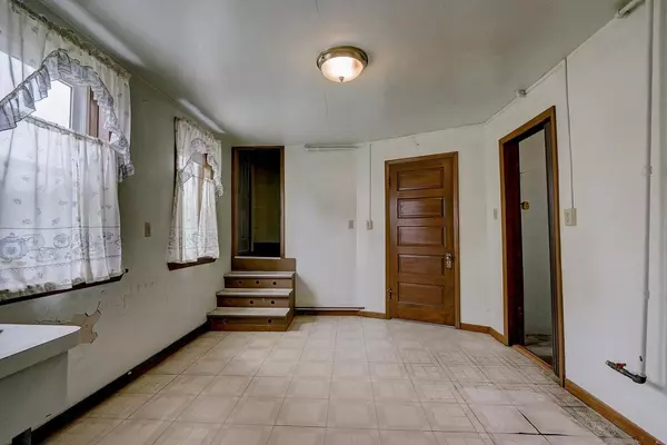 Cudahy, WI 53110,3719 E Barnard Ave