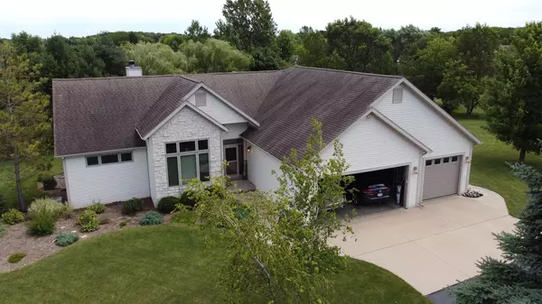 5011 Mesa Ct, Waterford, WI 53185