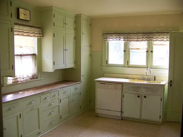 Random Lake, WI 53075,213 Butler ST