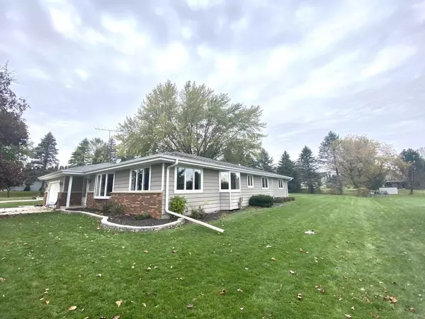 W4418 River Bend ROAD, Waldo, WI 53093