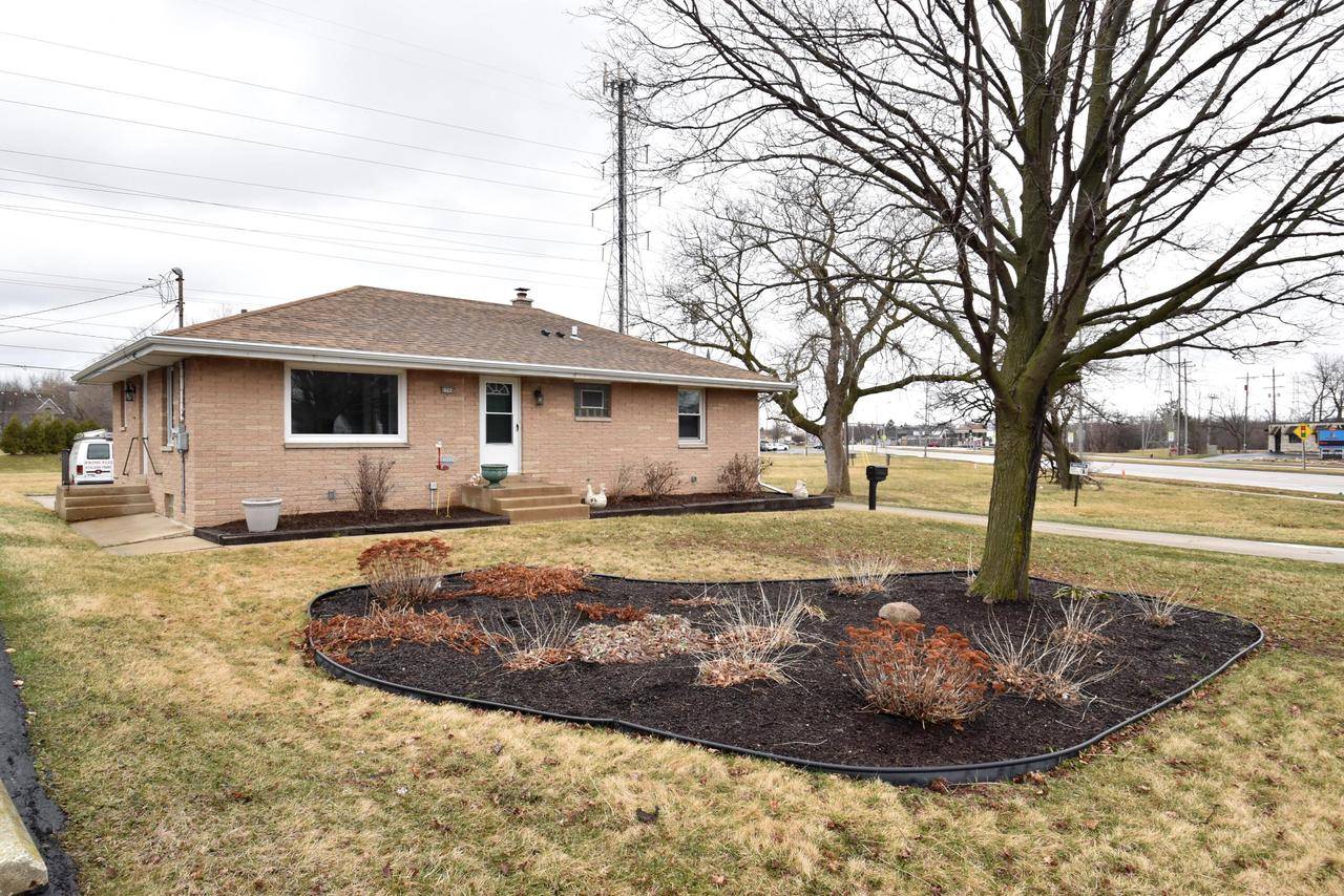 6944 W Forest Home AVENUE, Greenfield, WI 53220