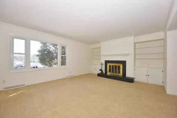 Elm Grove, WI 53122,13390 W Bluemound Rd #2