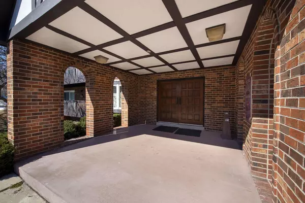 Brown Deer, WI 53223,8900 N Park Plaza COURT #204