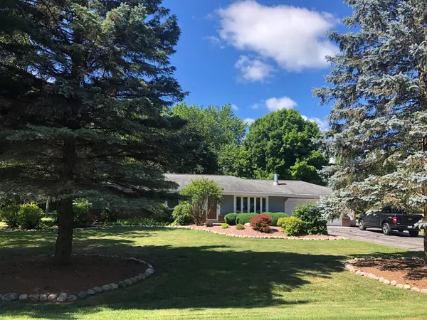 N94W23655 Hermitage Dr, Colgate, WI 53017