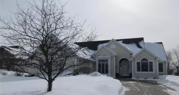 N66W13631 Crestwood Dr, Menomonee Falls, WI 53051