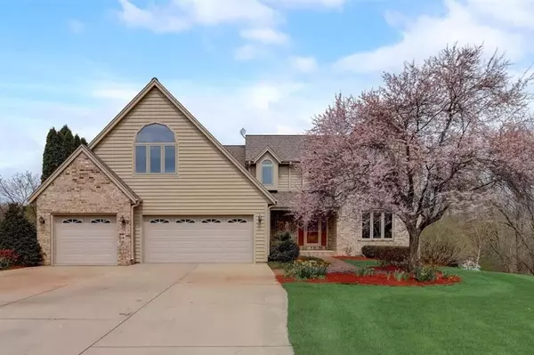 5655 S Golden Rain COURT, New Berlin, WI 53151