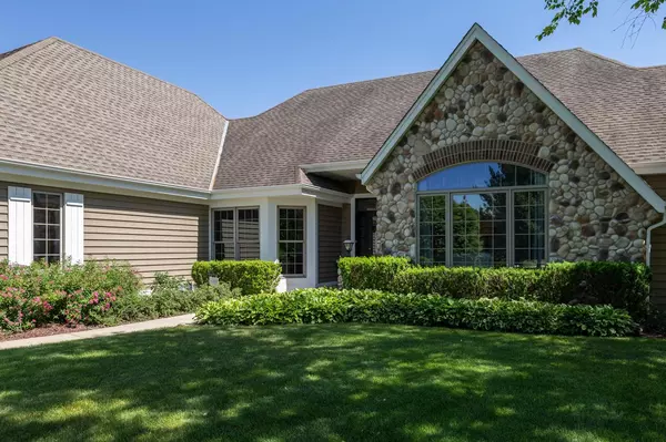 Delafield, WI 53018,172 Laurel Ct