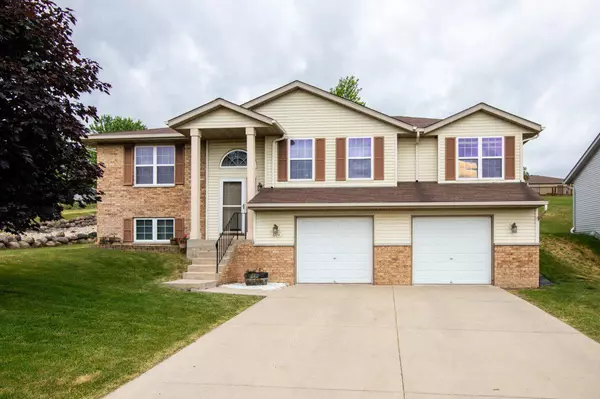 604 Brookstone Way, Watertown, WI 53094