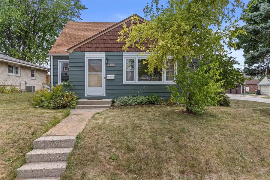3905 E Underwood Ave, Cudahy, WI 53110