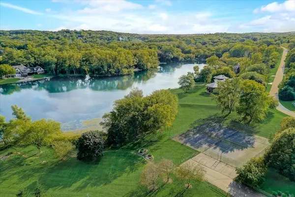 Waukesha, WI 53188,N12W29910 Southampton Ct