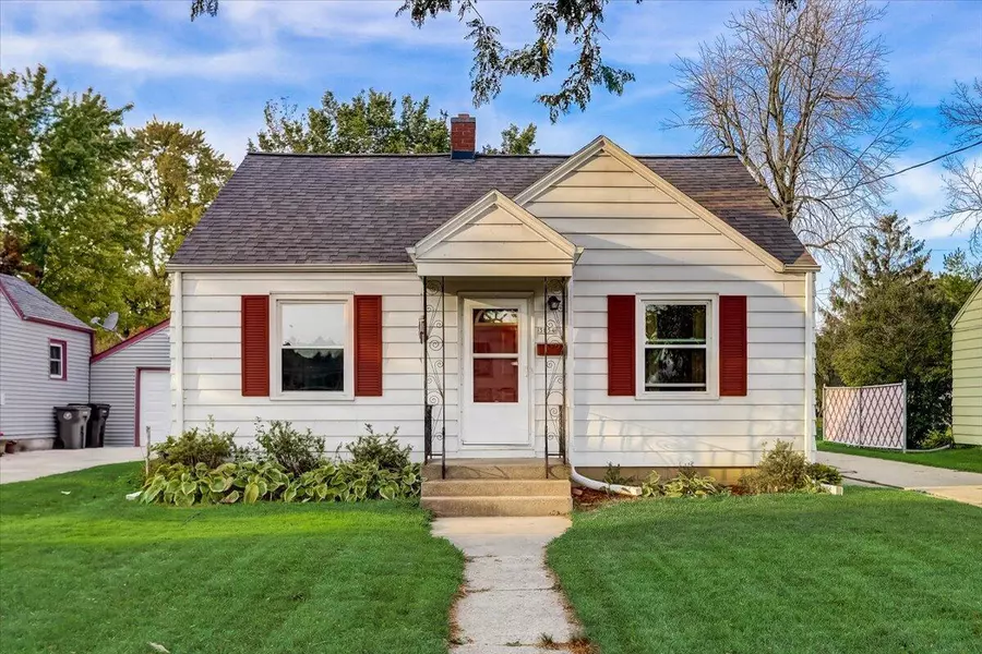 3854 E Birchwood AVENUE, Cudahy, WI 53110