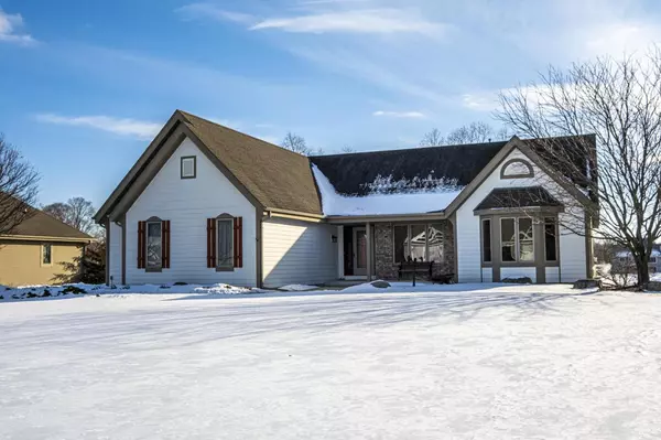 Dousman, WI 53118,337 Sand Hill LN