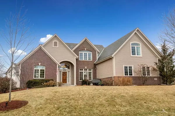 W149N7337 Hidden Meadow Dr, Menomonee Falls, WI 53051