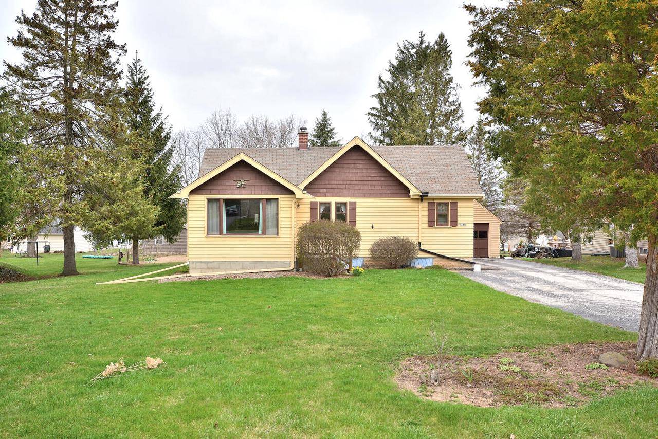 18030 Midland Pl, Brookfield, WI 53045