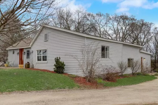 W1407 County Road L, East Troy, WI 53120