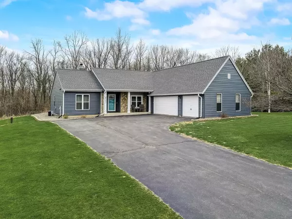 8333 Schmidt DRIVE, Allenton, WI 53002
