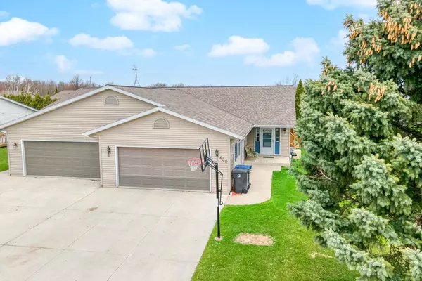 638 Ohio AVENUE, Oostburg, WI 53070