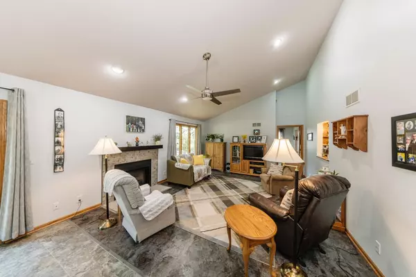 Darien, WI 53114,330 Oak Ridge Ct