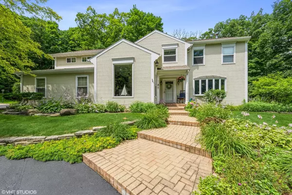 W4501 S Lakeshore Dr,  Lake Geneva,  WI 53147