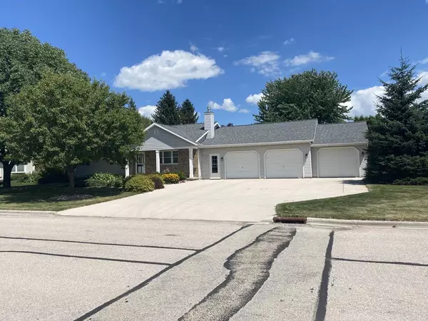 224 N 1st St, Hilbert, WI 54129