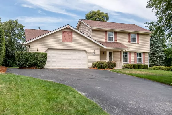 N24W22516 Beechwood LANE, Waukesha, WI 53186