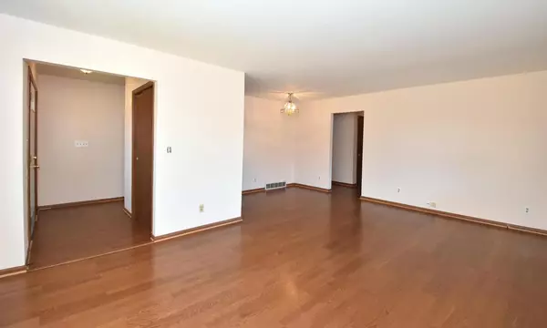 Menomonee Falls, WI 53051,W189N5055 Crest View Ter