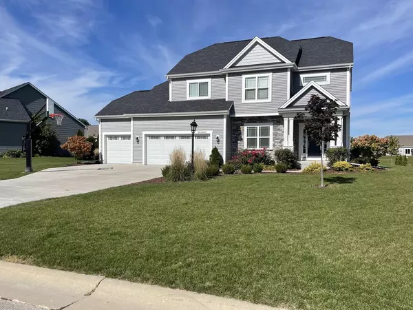 N45W22905 Charlotte WAY, Pewaukee, WI 53072