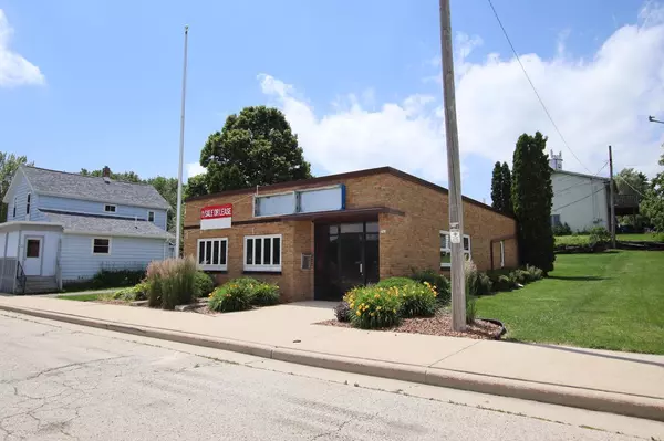 713 Railroad AVENUE, Lomira, WI 53048