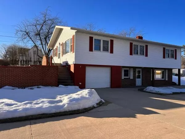 817 Grant STREET E, Caledonia, MN 55921