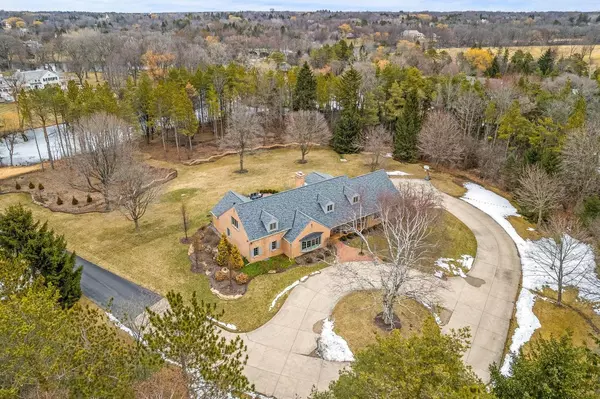 8420 N Pelican LANE, River Hills, WI 53217