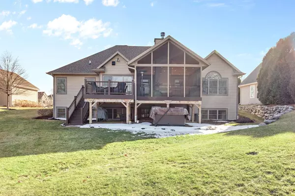 Waukesha, WI 53188,1818 Rockridge WAY