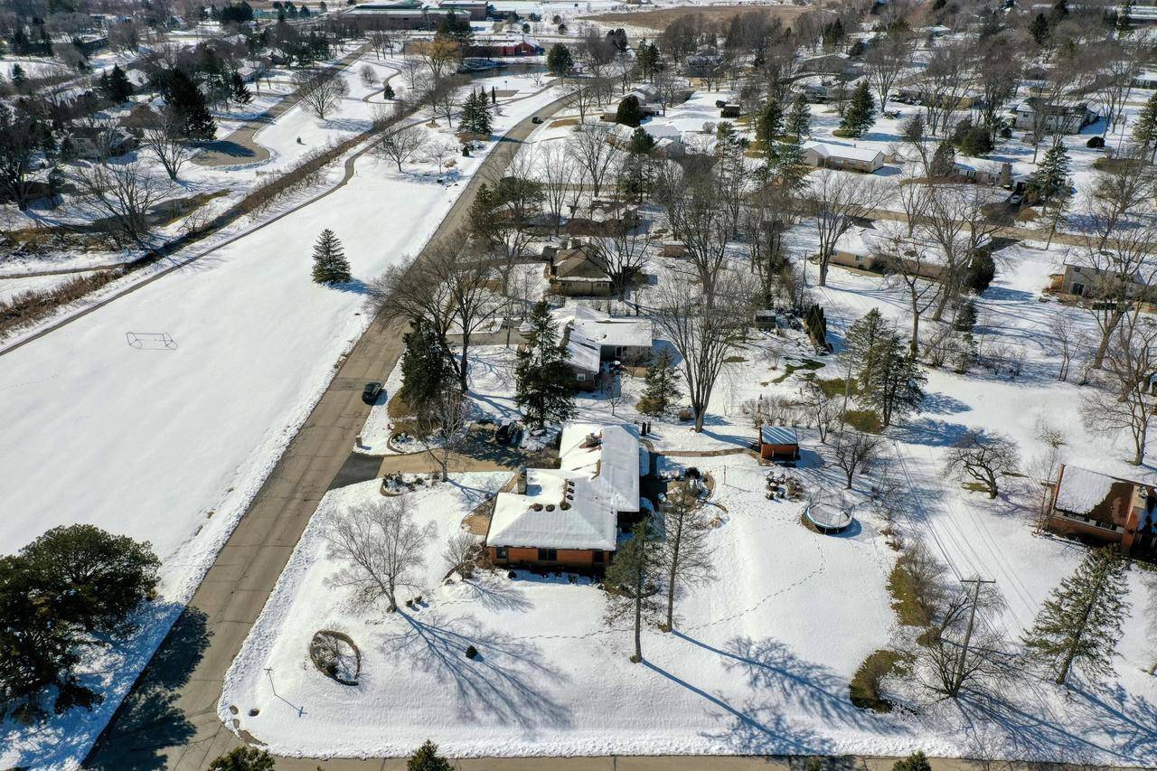 Brookfield, WI 53045,18250 Beverly Hills DRIVE
