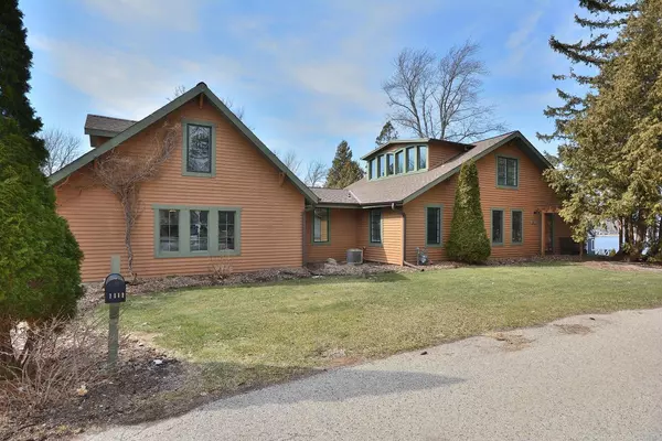 1111 Nagawicka STREET, Delafield, WI 53018