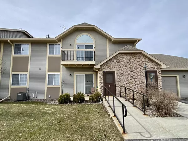 320 E Washington STREET #4, Slinger, WI 53086