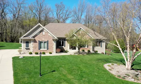 N65W12570 Sycamore LANE, Menomonee Falls, WI 53051