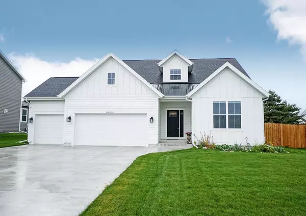 W240N5721 Maple Grove LANE, Sussex, WI 53089