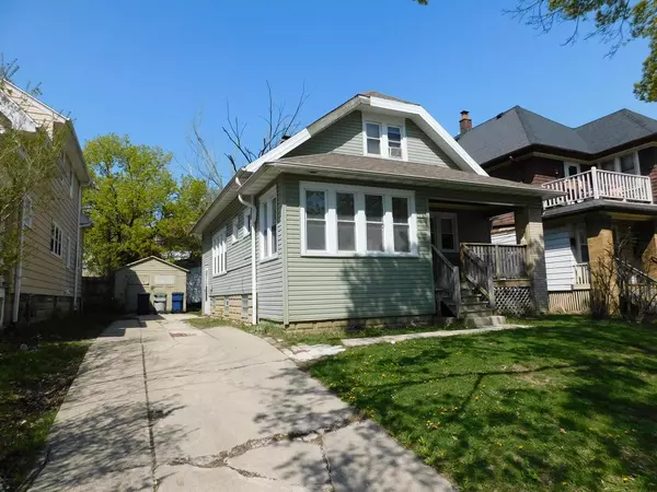 2875 N 57th STREET, Milwaukee, WI 53210