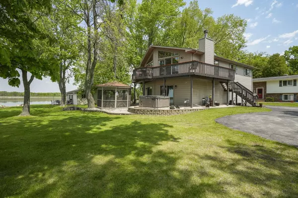 29314 Forest Isle LANE, Waterford, WI 53185